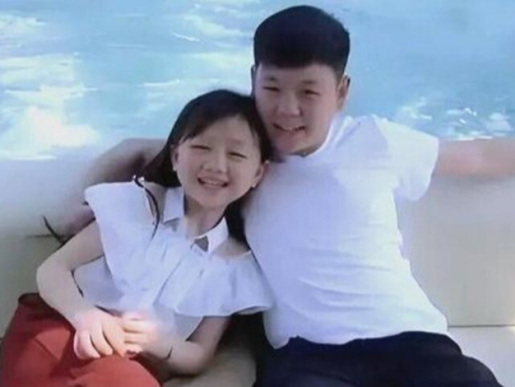 Cô gái 1m3 cưới chồng cao 1m48, sau kết hôn chồng cô bỗng cao lên và cái kết