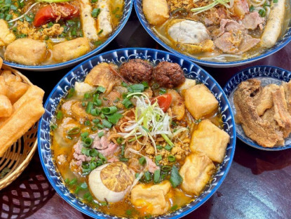 4 quán ngon mở cửa xuyên Tết ở Hà Nội, toàn đặc sản giải ngấy chỉ vài chục nghìn, có nơi không phụ thu 