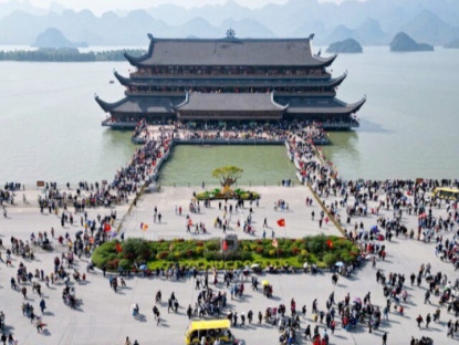 6 điểm du lịch tâm linh dịp Tết gần Hà Nội, có ngôi chùa lớn nhất thế giới, có nơi nắm giữ kỷ lục châu Á