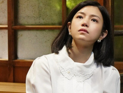 "Tiểu Long Nữ" trẻ mơn mởn nhờ chăm uống "nước thần", nhìn mặt mộc mới ngỡ ngàng