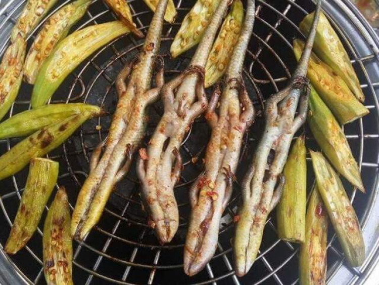 Đặc sản bò ra từ bụi rậm nhìn "sợ khiếp vía", xưa không ai dám ăn nay thành món ngon khắp vùng, 350.000 đ/kg