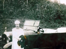 Hoa hậu xứ Mường nổi tiếng một thời đẹp như đóa hoa rừng, nhưng số phận truân chuyên ứng với lời tiên tri của họ hàng