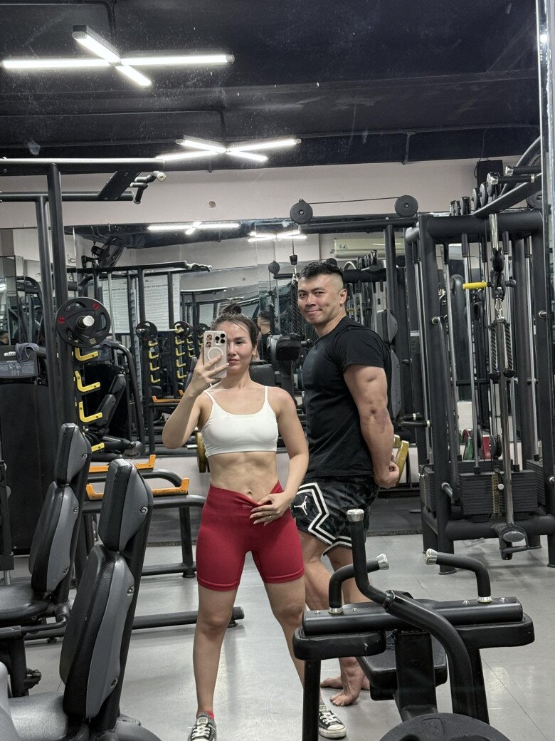 Không tin nổi Võ Hạ Trâm một thời "hốc hác", "tiều tụy" vì ép cân, nay có vóc dáng đáng kinh ngạc sau 2 lần sinh - 5