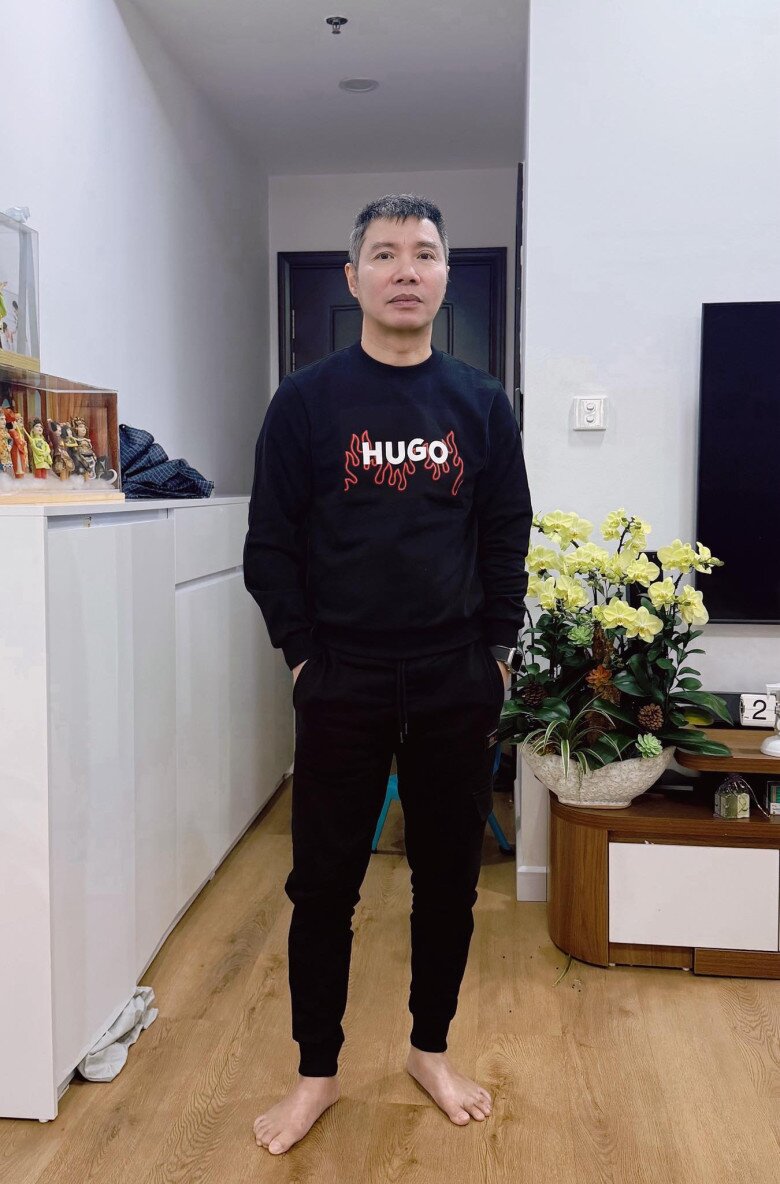 NSND Công Lý bỗng trẻ ra bất ngờ nhờ được vợ cho một thứ, dân mạng khen anh có bà xã tốt như "chĩnh vàng" - 1