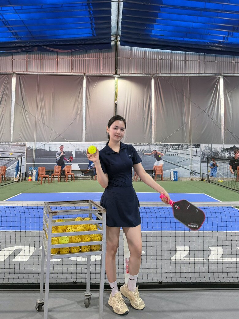 Lấy chồng cầu thủ đình đám, Hoa khôi Đại học Vinh làm mẹ 3 con vẫn đẹp bất bại, top đầu làng WAG Việt - 16