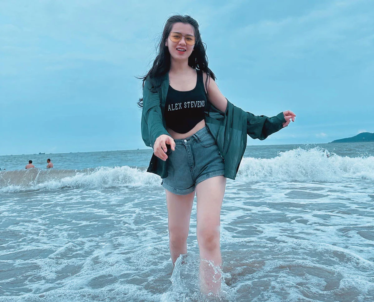 Lấy chồng cầu thủ đình đám, Hoa khôi Đại học Vinh làm mẹ 3 con vẫn đẹp bất bại, top đầu làng WAG Việt - 9