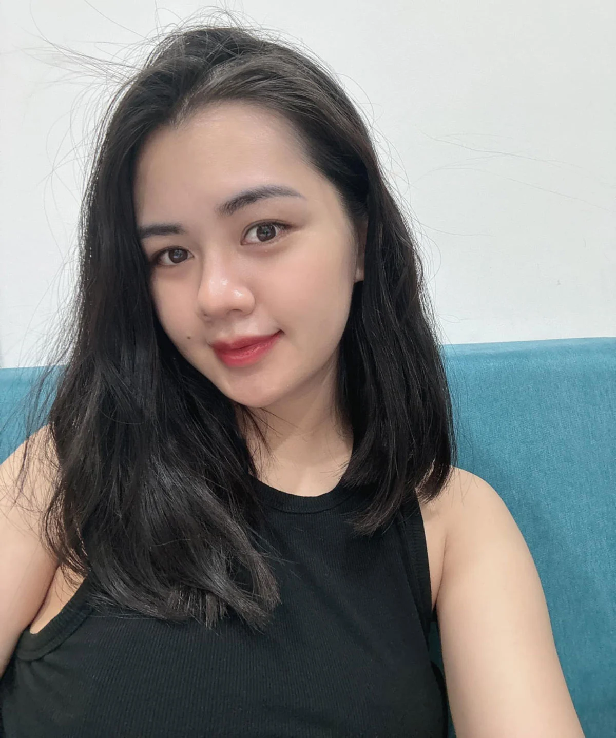 Lấy chồng cầu thủ đình đám, Hoa khôi Đại học Vinh làm mẹ 3 con vẫn đẹp bất bại, top đầu làng WAG Việt - 10