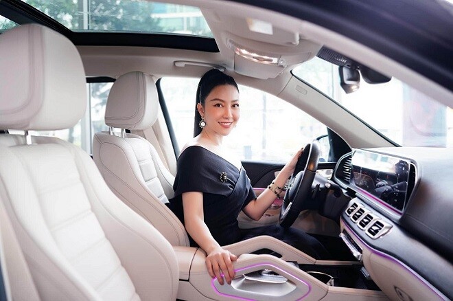 Em gái "sinh đôi" của "hoa hậu giàu nhất Việt Nam": Giàu "nứt vách" không kém chị, được mệnh danh là chim công - 12