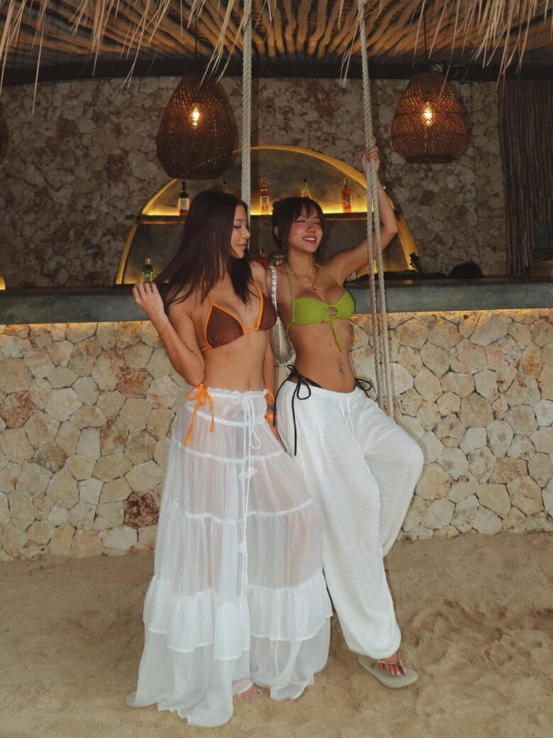 "Vợ quốc dân" Phương Ly ngày càng táo bạo sau khi đổi màu da, diện bikini o ép vòng 1 đến "ná thở" - 3