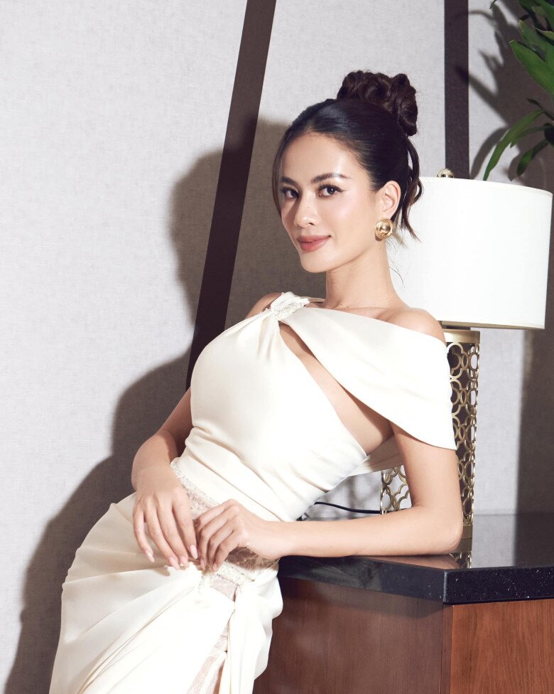 Cô giáo Á hậu Phương Nhi đóng phim Tết của Trường Giang: Body nóng bỏng như Tây, làm mẹ đơn thân năm 18 tuổi - 1