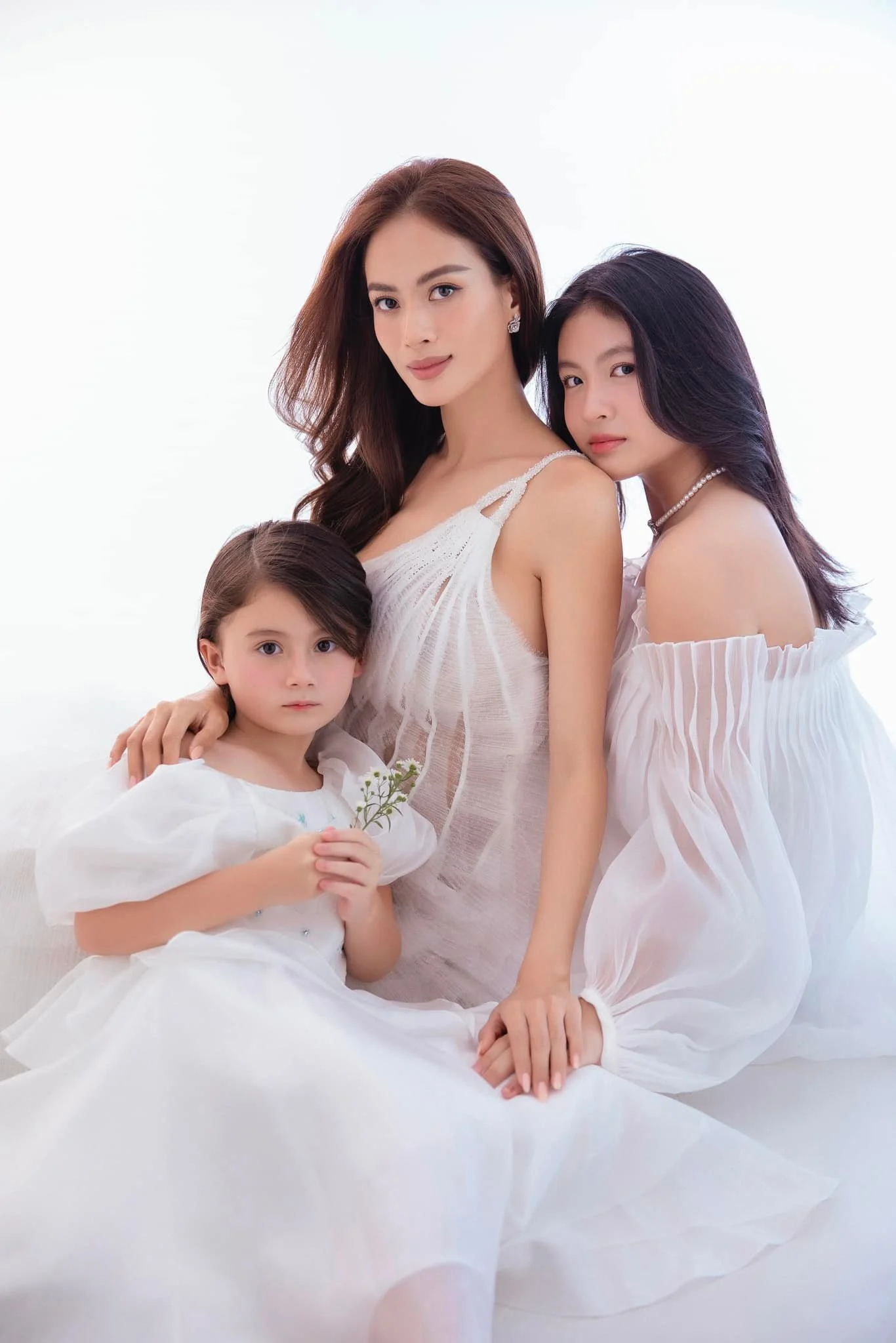 Cô giáo Á hậu Phương Nhi đóng phim Tết của Trường Giang: Body nóng bỏng như Tây, làm mẹ đơn thân năm 18 tuổi - 11