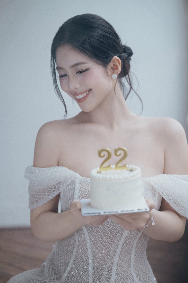 Nhan sắc xinh đẹp "chấp" cả cam thường của Á hậu cao 1m70 lọt top tìm kiếm với Đình Bắc - 8