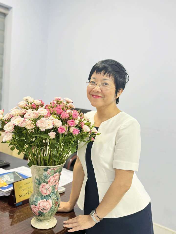 Nữ MC duy nhất của "Táo Quân": Từng là ca sĩ, 18 tuổi xinh tươi như hoa, nay U60 vẫn rạng rỡ - 8