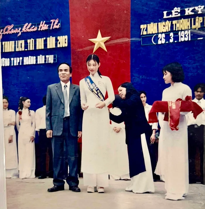 "Ác nữ" phim trăm tỷ đầu năm 2026: 18 tuổi là Á khôi, giờ thành mỹ nhân "bốc lửa", sau ly hôn nhiều người theo đuổi - 4