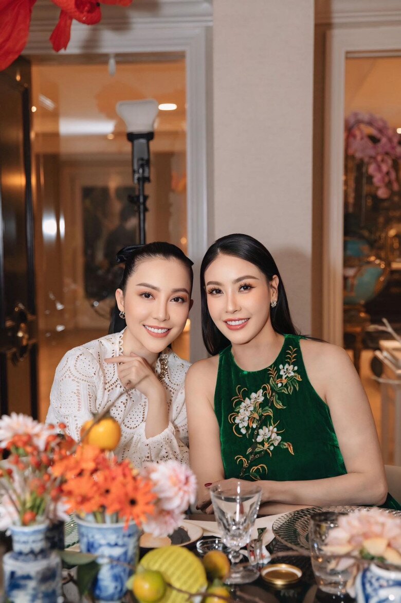 Em gái "sinh đôi" của "hoa hậu giàu nhất Việt Nam": Giàu "nứt vách" không kém chị, được mệnh danh là chim công - 1