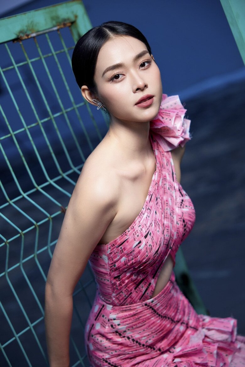 Việt Nam có một mỹ nhân đẹp đến mức "không ai dám đứng cạnh", lấy chồng năm 19 tuổi nay ở nhà phố 100m2 - 8