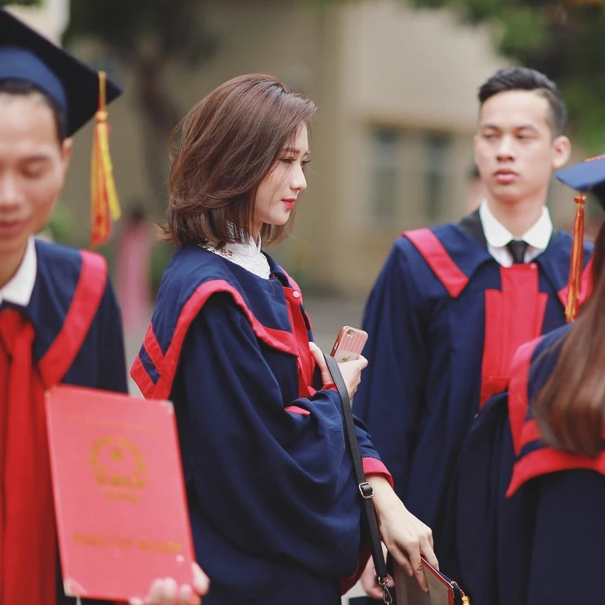 Nhan sắc "hot girl bế giảng" được chú ý nhất hiện nay: Là vợ nam rapper đình đám, đẻ 2 con vẫn đẹp như gái còn son - 5