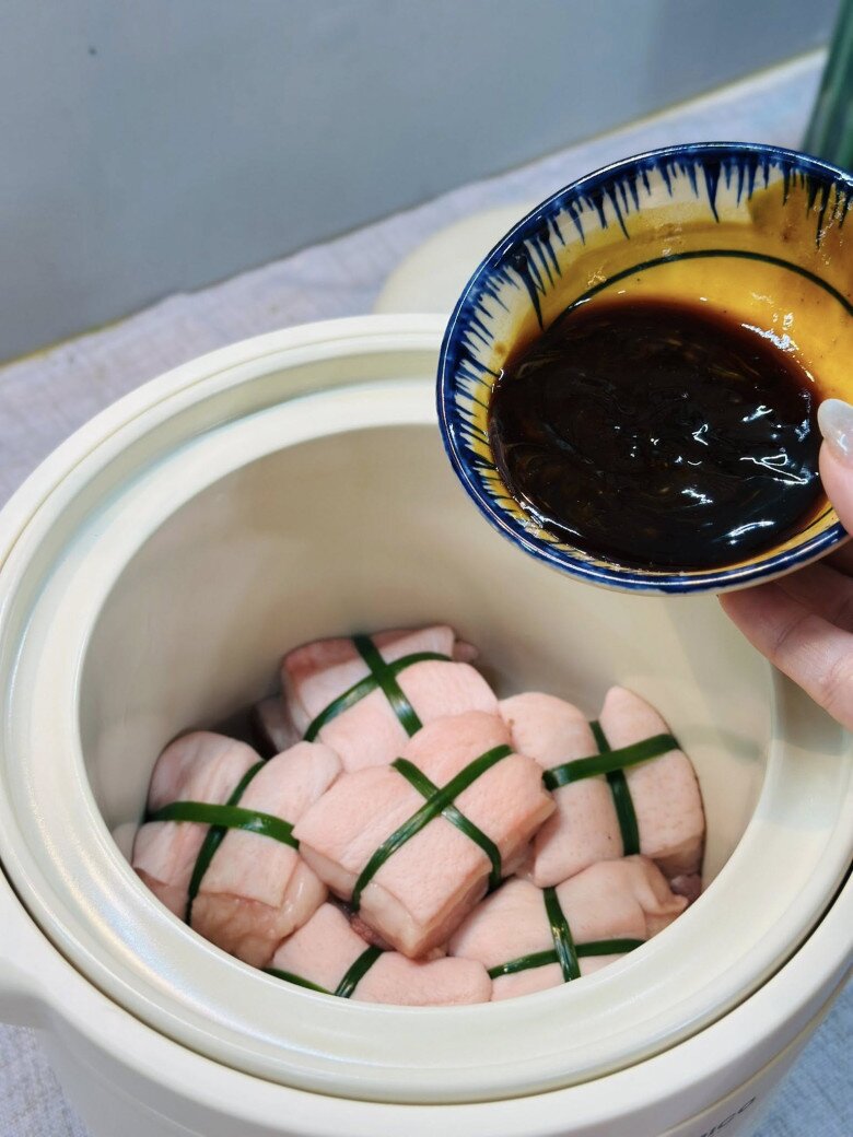 Thịt kho kiểu này cắn nhẹ là tan, ăn là nhớ mãi - 2