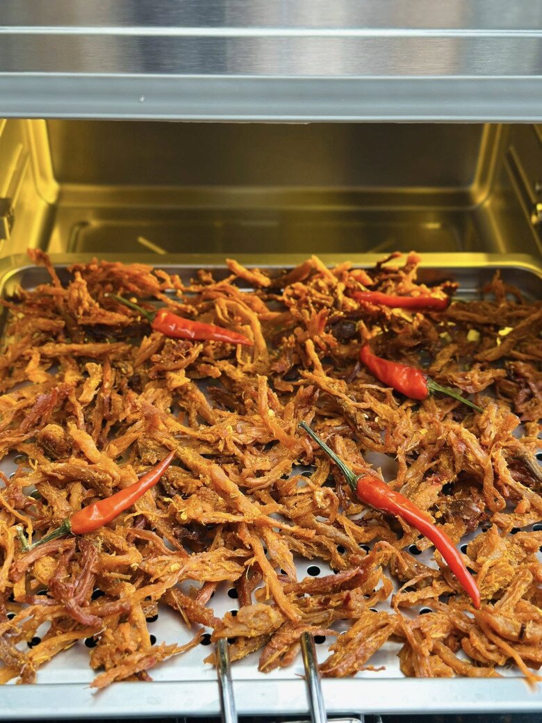 Cách làm bò khô xé sợi cay cay ngọt ngọt cực đơn giản để Tết này nhâm nhi - 9