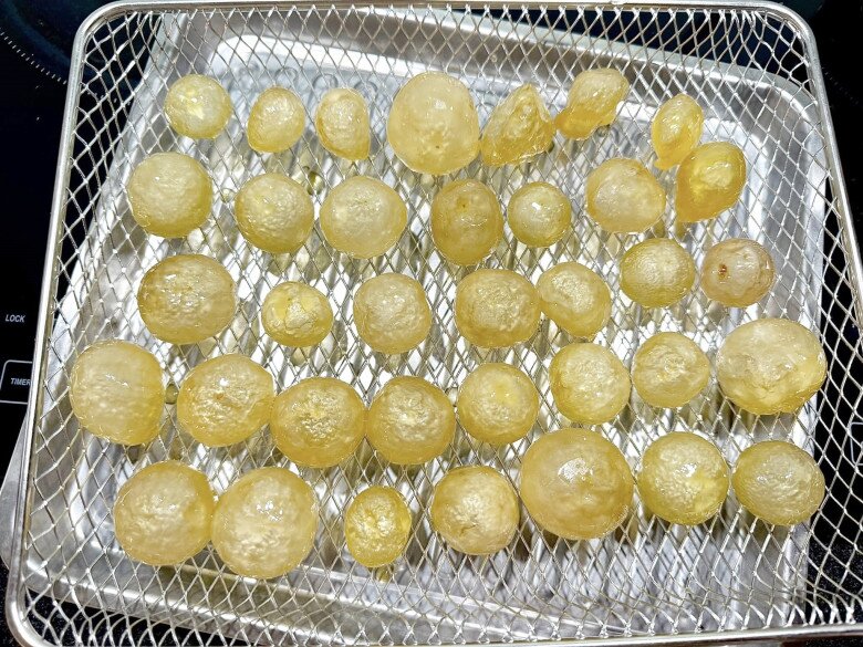 Cách làm mứt cà pháo trong veo đẹp mắt, lạ miệng, ngọt ngọt chua chua lại giòn sần sật cực đã miệng ngày Tết - 7