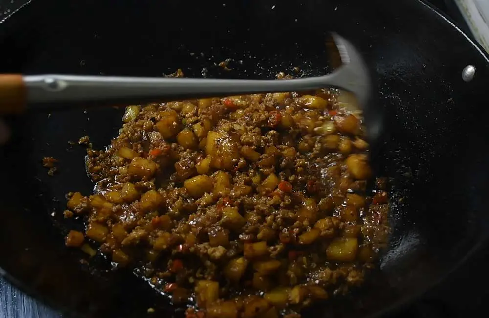 Củ này rẻ hơn khoai sọ bổ hơn khoai lang, cực ít chất béo lại giàu kali, tốt cho tim mạch và huyết áp, đem nấu kiểu này rất trôi cơm - 8