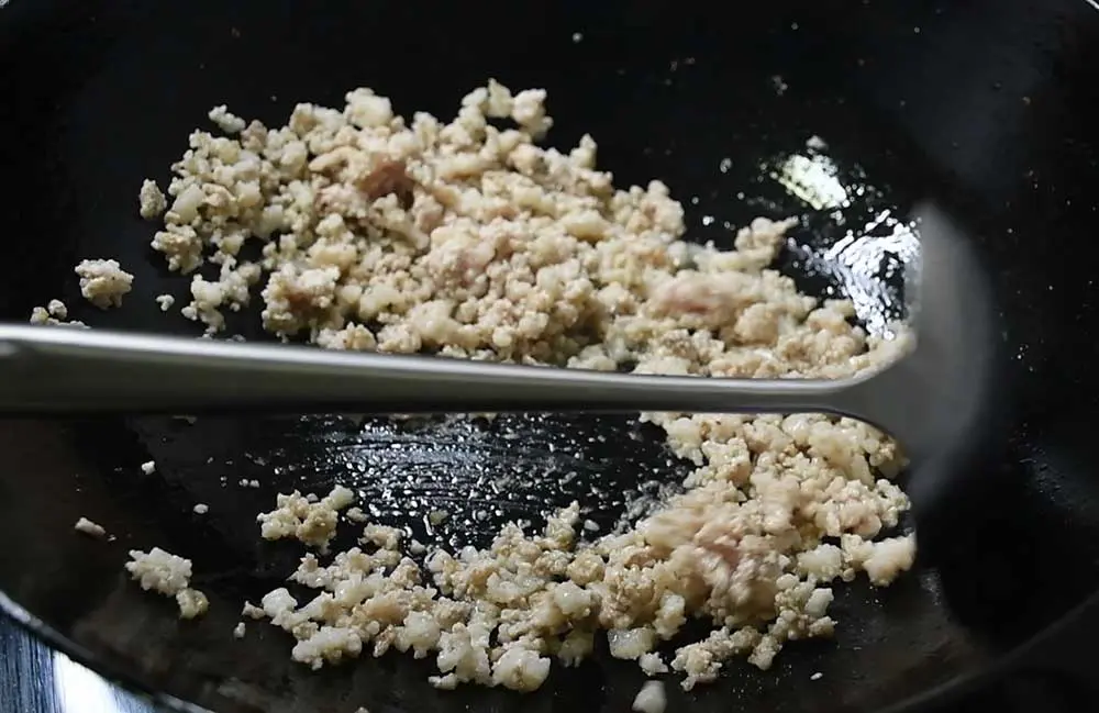 Củ này rẻ hơn khoai sọ bổ hơn khoai lang, cực ít chất béo lại giàu kali, tốt cho tim mạch và huyết áp, đem nấu kiểu này rất trôi cơm - 7