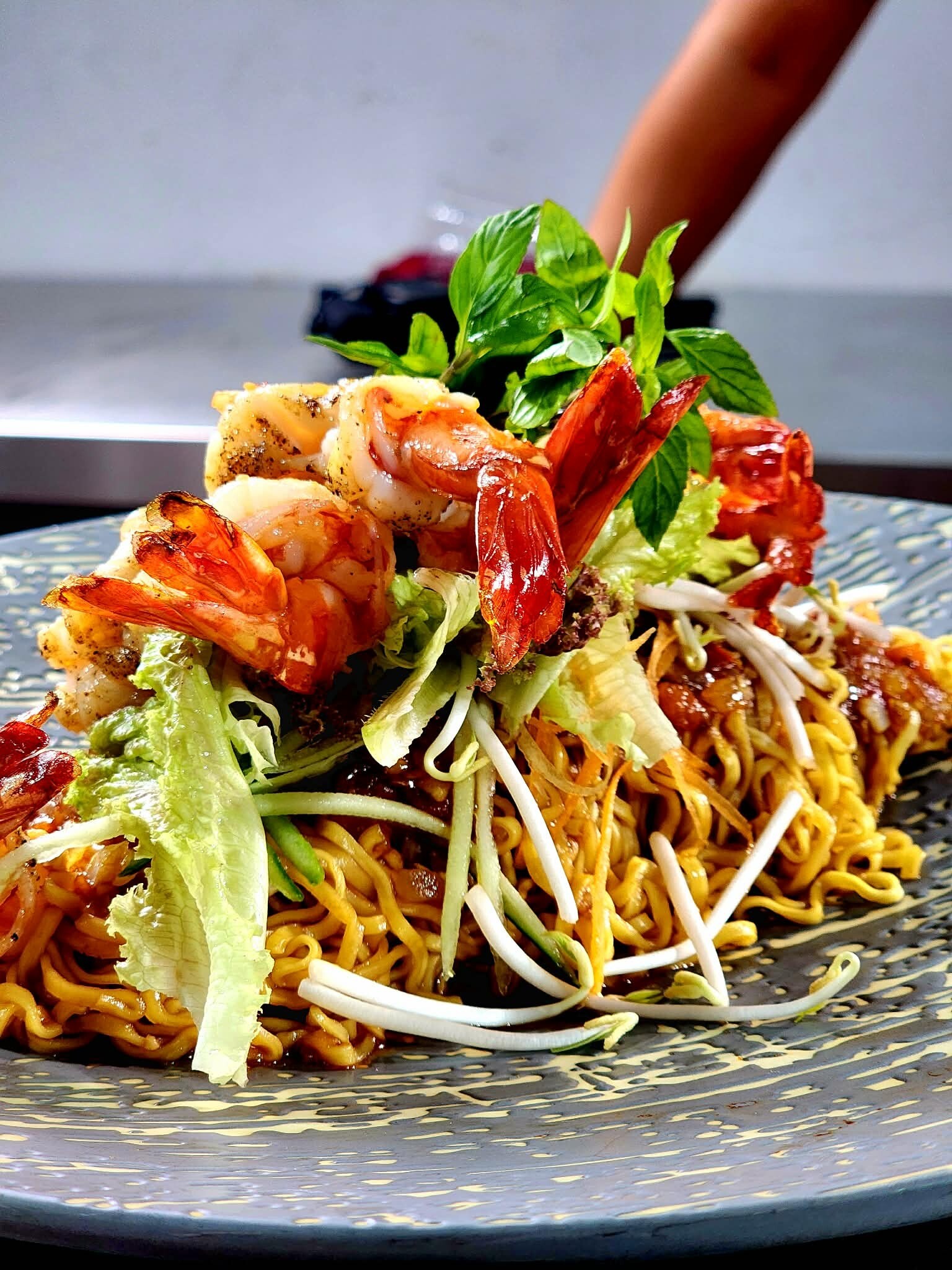 Đầu bếp hài hước nhất MXH: Tôi không nhớ nổi từng đào tạo bao học viên, nhớ nhất món thịt đông bố nấu ngày Tết - 10