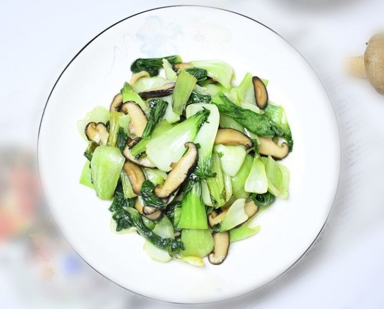 Loại rau mệnh danh là "vua canxi", giúp xương chắc khỏe, tăng sức đề kháng đem xào với nấm được món ăn bổ dưỡng - 12