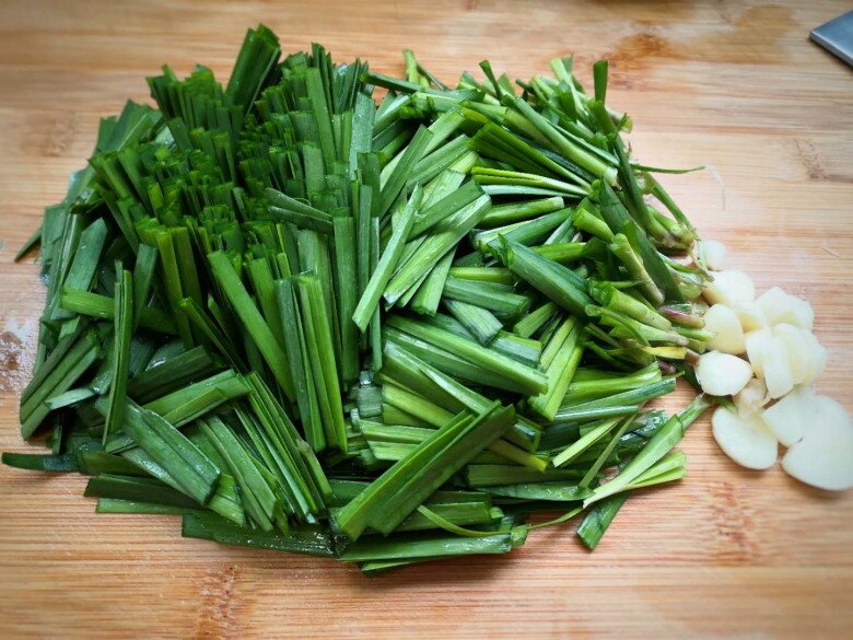 Loại rau này giá rẻ nhưng là "thuốc bổ gan tự nhiên", xào nấm ăn vào rất tốt cho sức khỏe lại ngon - 3