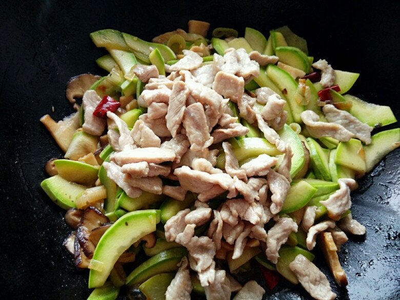 Quả này rẻ nhưng là kho dinh dưỡng, hỗ trợ tiêu hóa, tốt cho tim mạch, đem xào thập cẩm thế này cả nhà ngửi thấy tự động ra ăn cơm - 9