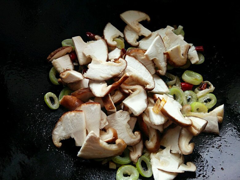 Quả này rẻ nhưng là kho dinh dưỡng, hỗ trợ tiêu hóa, tốt cho tim mạch, đem xào thập cẩm thế này cả nhà ngửi thấy tự động ra ăn cơm - 8