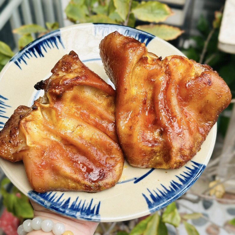 Tết này làm tai heo nướng kiểu Thái thơm nức mũi, giòn sần sật đãi khách, ai ăn cũng mê - 6