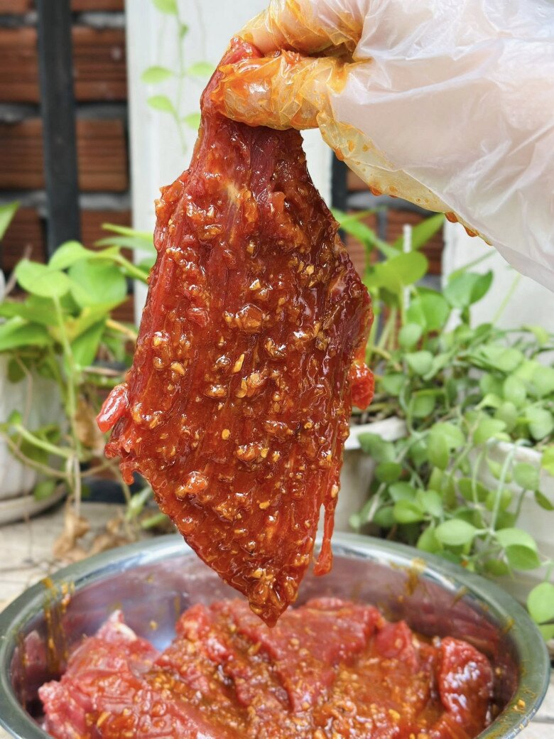 Tự làm bò khô miếng ngon ngọt cay cay để nhâm nhi ngày Tết cực dễ - 5