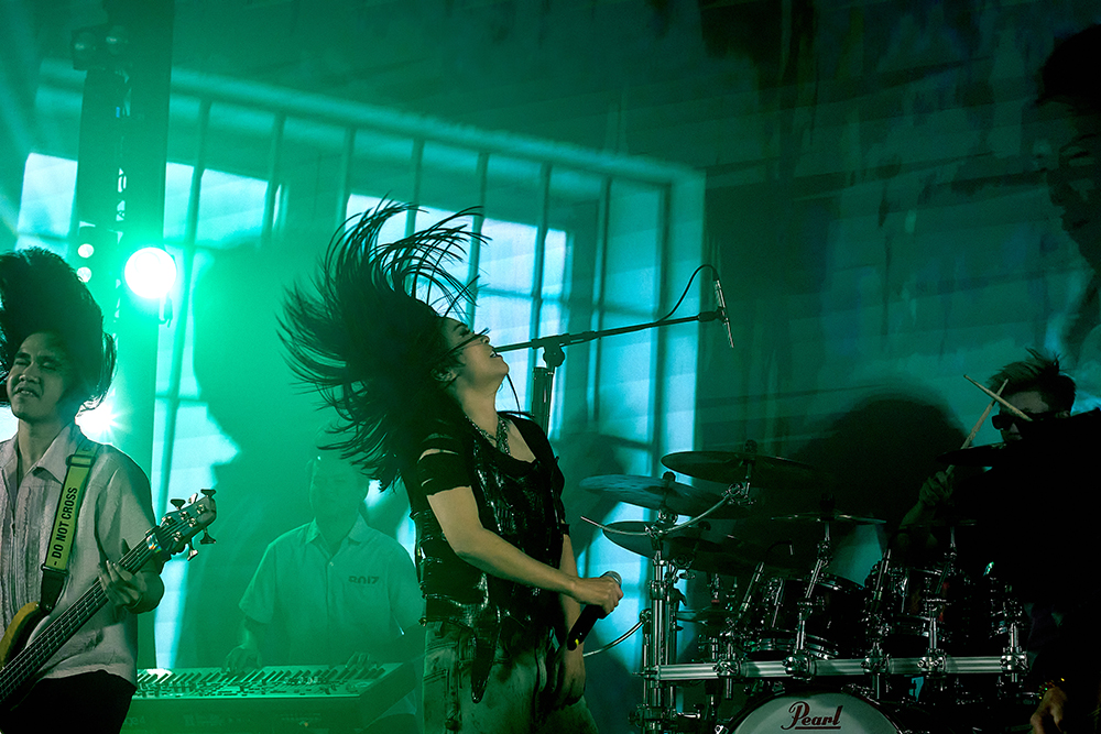 OST “Không Khoan Nhượng” của Bố Già Trở Lại : Rock metal gai góc cùng giọng ca Phương Thanh - 3