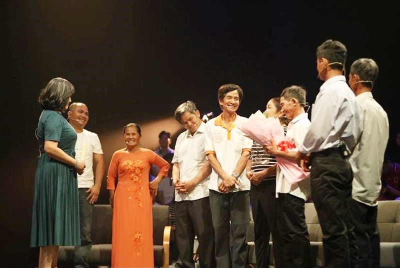 Bỏ nhà đi vì sợ cha, mẹ đón cũng không về, con ôm nỗi day dứt suốt 50 năm mới có duyên đoàn tụ - 2