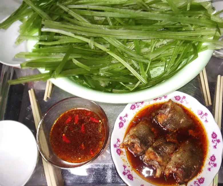 Đặc sản trời ban ở miền Tây từng được xem là cỏ dại, muốn thưởng thức phải chờ mùa nước nổi mới ngon - 4