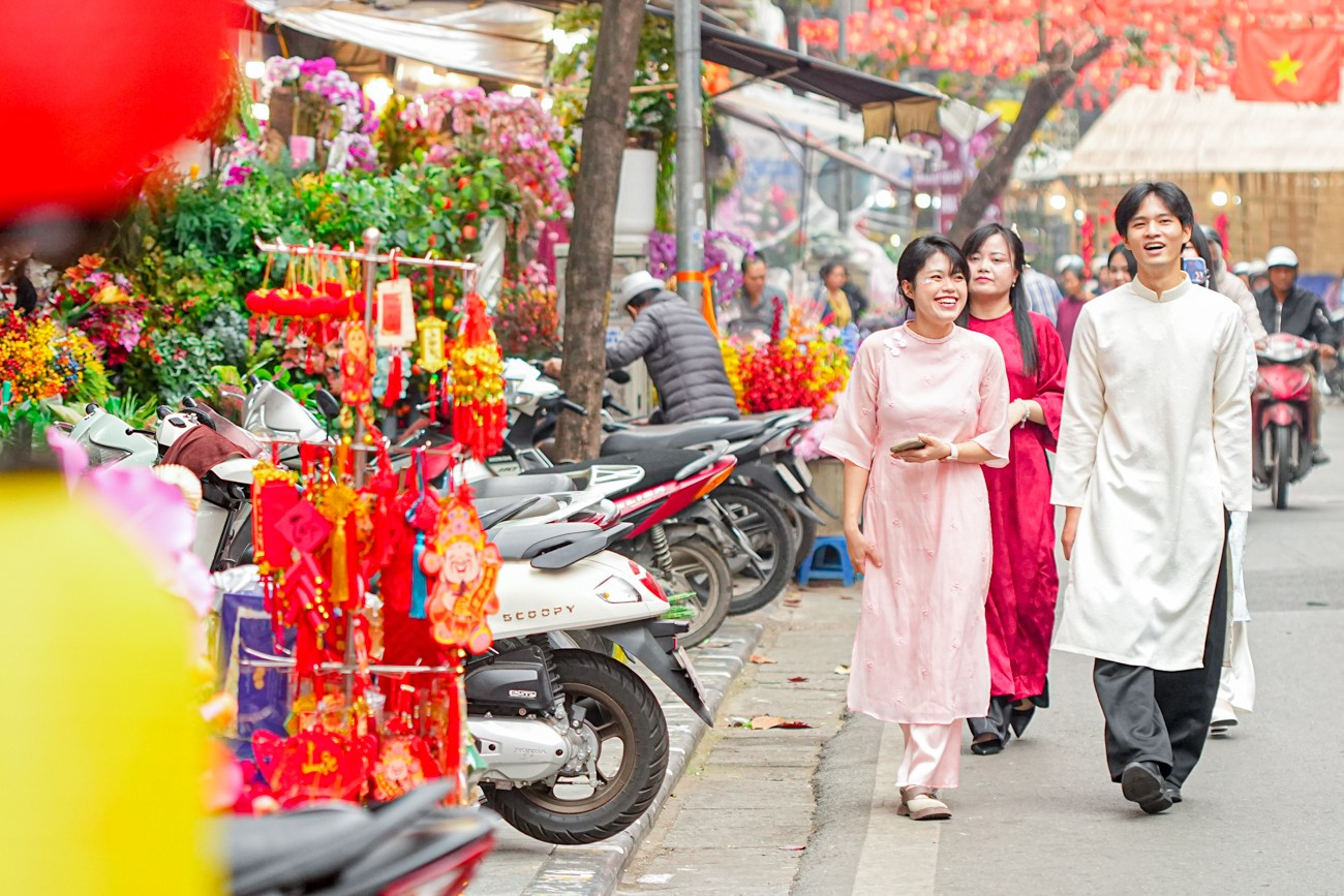 Ở Hà Nội có 7 chợ Tết ngập tràn sắc xuân nhất định phải ghé, thiên đường mua sắm, nơi check-in lý tưởng  - 2
