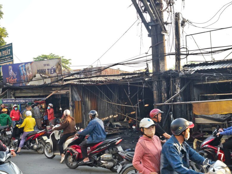 Tin tức 24h: Không khí lạnh suy yếu, Hà Nội bắt đầu ấm dần nhưng bao giờ mới hết hanh khô? - 3