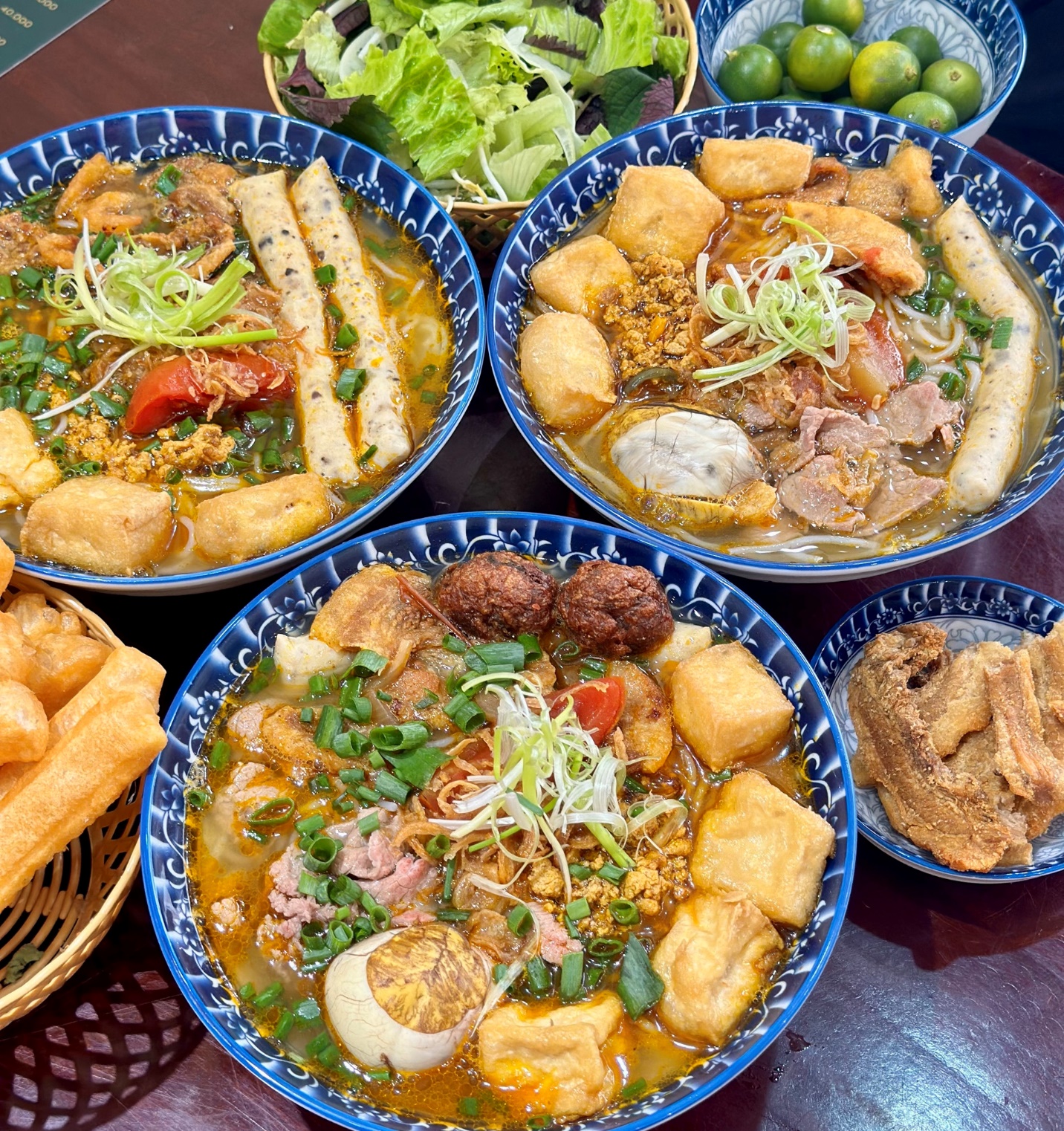 4 quán ngon mở cửa xuyên Tết ở Hà Nội, toàn đặc sản giải ngấy chỉ vài chục nghìn, có nơi không phụ thu  - 2