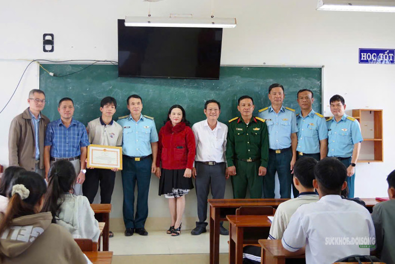 Tin tức 24h: Ngày mai là cao điểm nồm ẩm, bao giờ Hà Nội hết nồm và trời sẽ chuyển rét? - 3