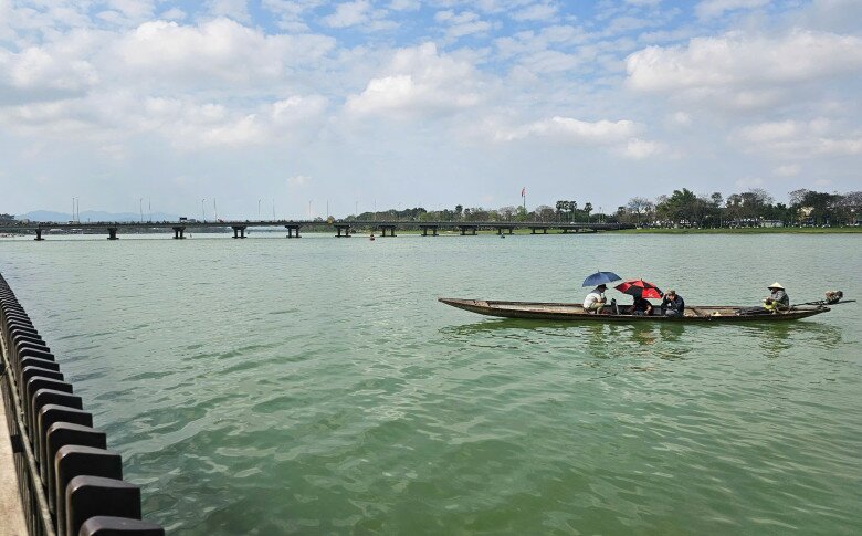 Tin tức 24h: Đêm nay không khí lạnh về miền Bắc, Hà Nội mưa lúc nào và giảm nhiệt ra sao? - 5