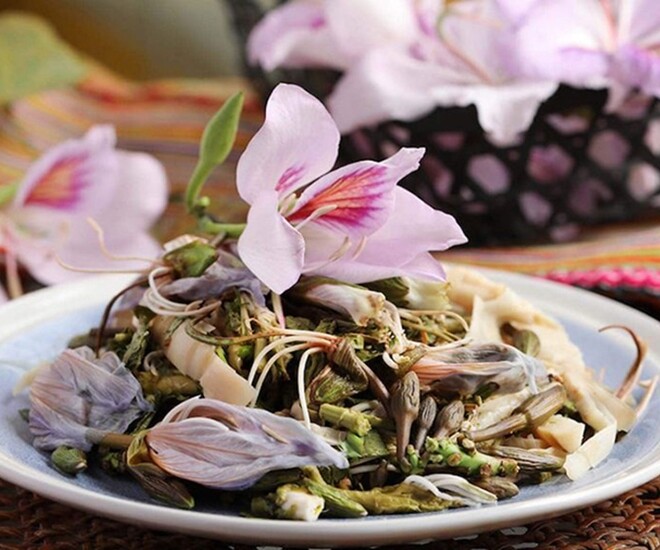 Loài hoa biểu tượng vùng Tây Bắc trở thành đặc sản, xưa được coi là thảo dược giờ nấu món nào cũng ngon - 1