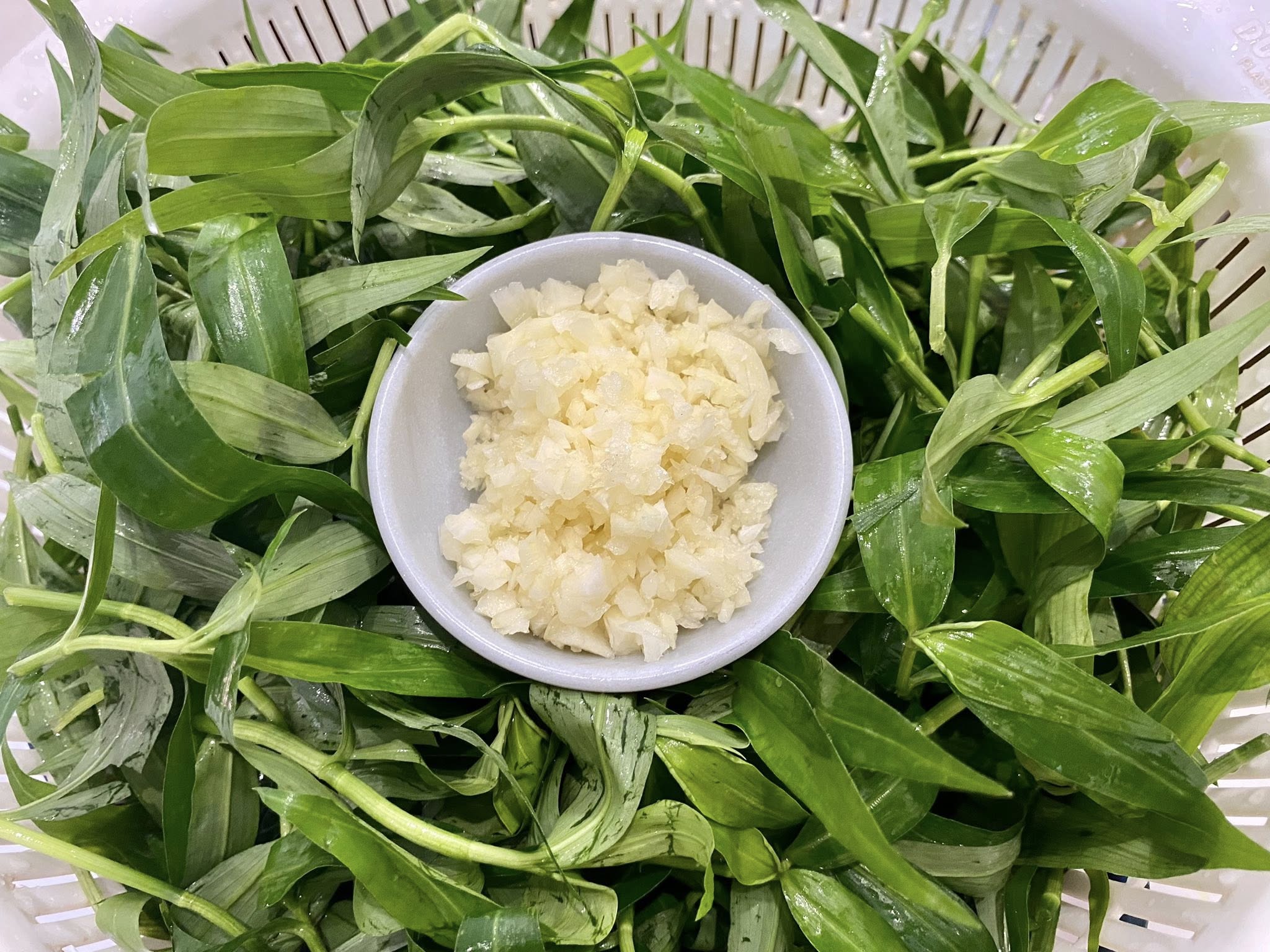 Loại rau dại mọc tua tủa sau mưa xưa nấu cho lợn nay “lên đời” thành đặc sản, 70.000 đồng/kg vẫn đắt khách - 3