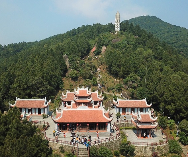 6 điểm du lịch tâm linh dịp Tết gần Hà Nội, có ngôi chùa lớn nhất thế giới, có nơi nắm giữ kỷ lục châu Á - 1