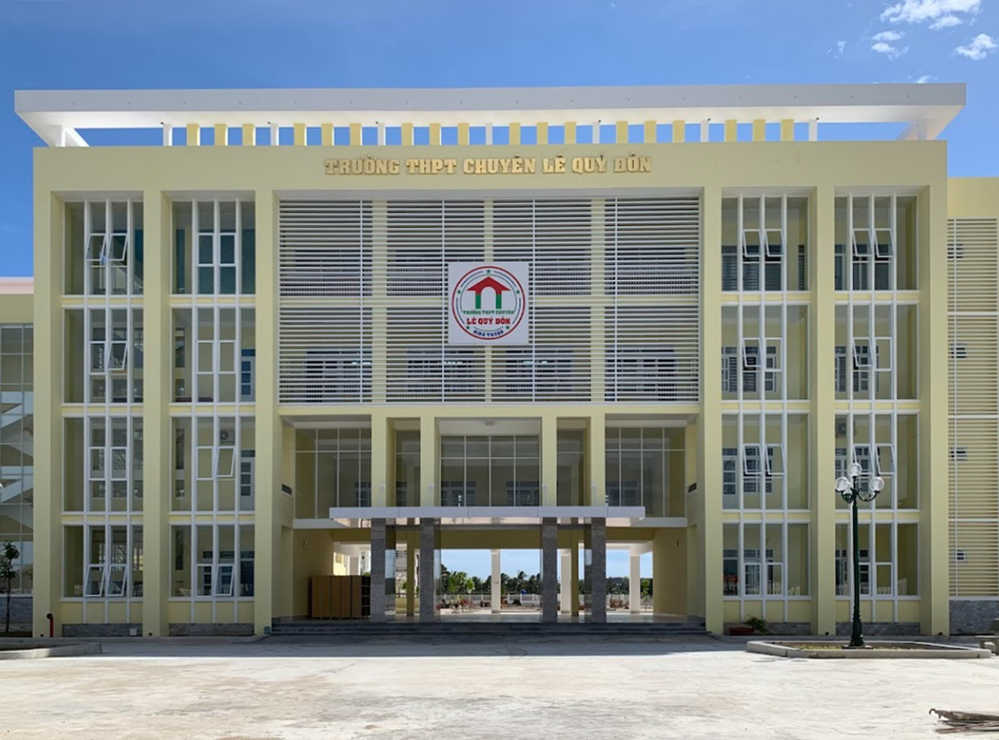 Ngôi trường Chuyên ở Khánh Hòa vừa có cầu truyền hình Olympia 26: Điểm chuẩn thuộc top đầu, đào tạo toàn diện - 2