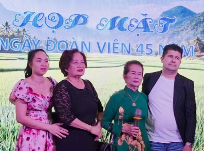 Cậu bé 9 tuổi trốn khỏi nhà vì nghĩ mẹ bỏ mình đi, 44 năm thất lạc mới có tin vui đoàn tụ, vỡ òa khi biết sự thật - 3