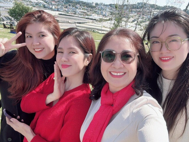 3 chị em ruột "cực phẩm" nhà Lê Phương chung 1 khung hình, phút cuối 2 nhân vật xuất hiện làm tất cả "vỡ òa"