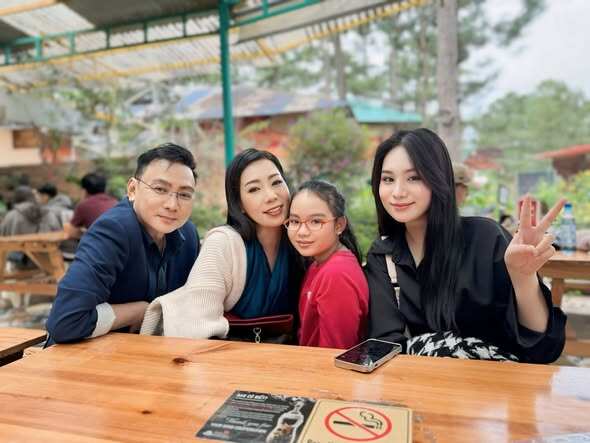 Á hậu đầu tiên của Việt Nam là NSND, sống với đại gia mấy chục năm "không có cơ hội để ghen" - 6