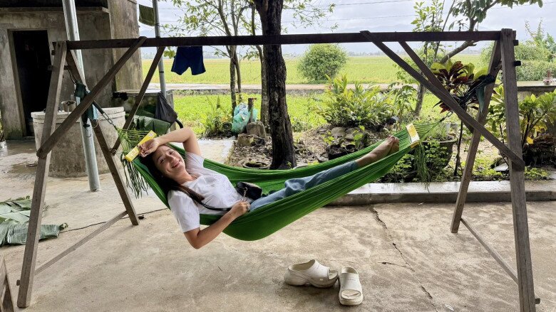 Cát Tường bức xúc trước tin đồn "bám riết" bạn thân vì ế: "Tôi giấu bạn trai, không công khai, quen ai cũng bị chửi" - 3