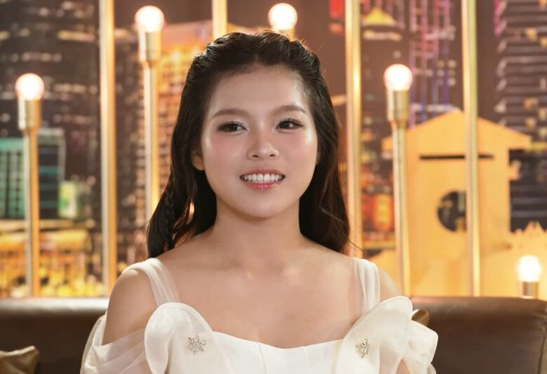 Cô gái đi hát đám tang được Phi Nhung nhận nuôi: Cuộc sống khó hơn sau khi mẹ mất, đã gọi Mạnh Quỳnh là "ba" - 2